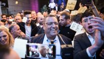 משה ליאון במטה הבחירות שלו, אחרי הניצחון בבחירות על ראשות עיריית ירושלים (צילום: הדס פרוש / פלאש 90).