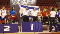 אמיר לוי ונינה גורודצקי על הפודיום באליפות אירופה בבדמינגטון כיסאות גלגלים (באדיבות הוועד הפראלימפי)