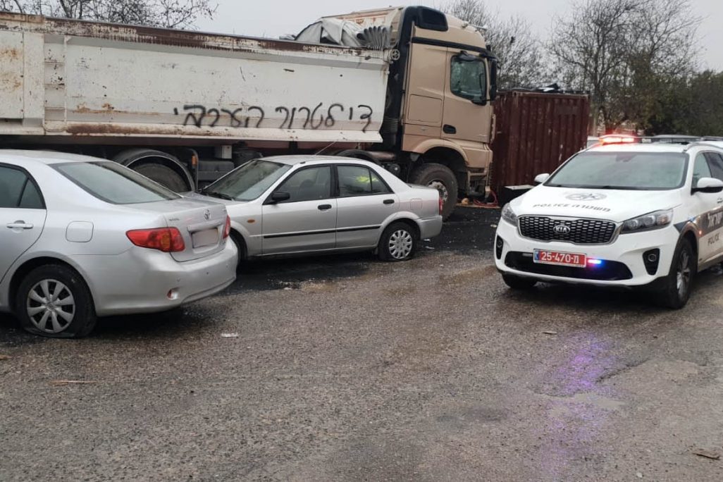ניקוב צמיגים של כלי רכב וריסוס כתובות באמצעות  על מספר כלי רכב חונים ב 2 זירות במזרח ובצפון ירושלים (דוברות המשטרה)