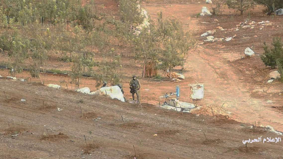 תמונה של חייל צה&quot;ל בגבול לבנון שצילם חיזבאללה