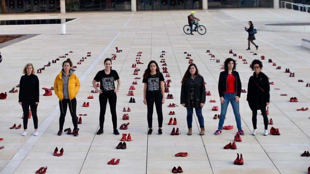 מיצג מחאת הנשים בכיכר הבימה בתל אביב (קרדיט: מחאת הנשים)