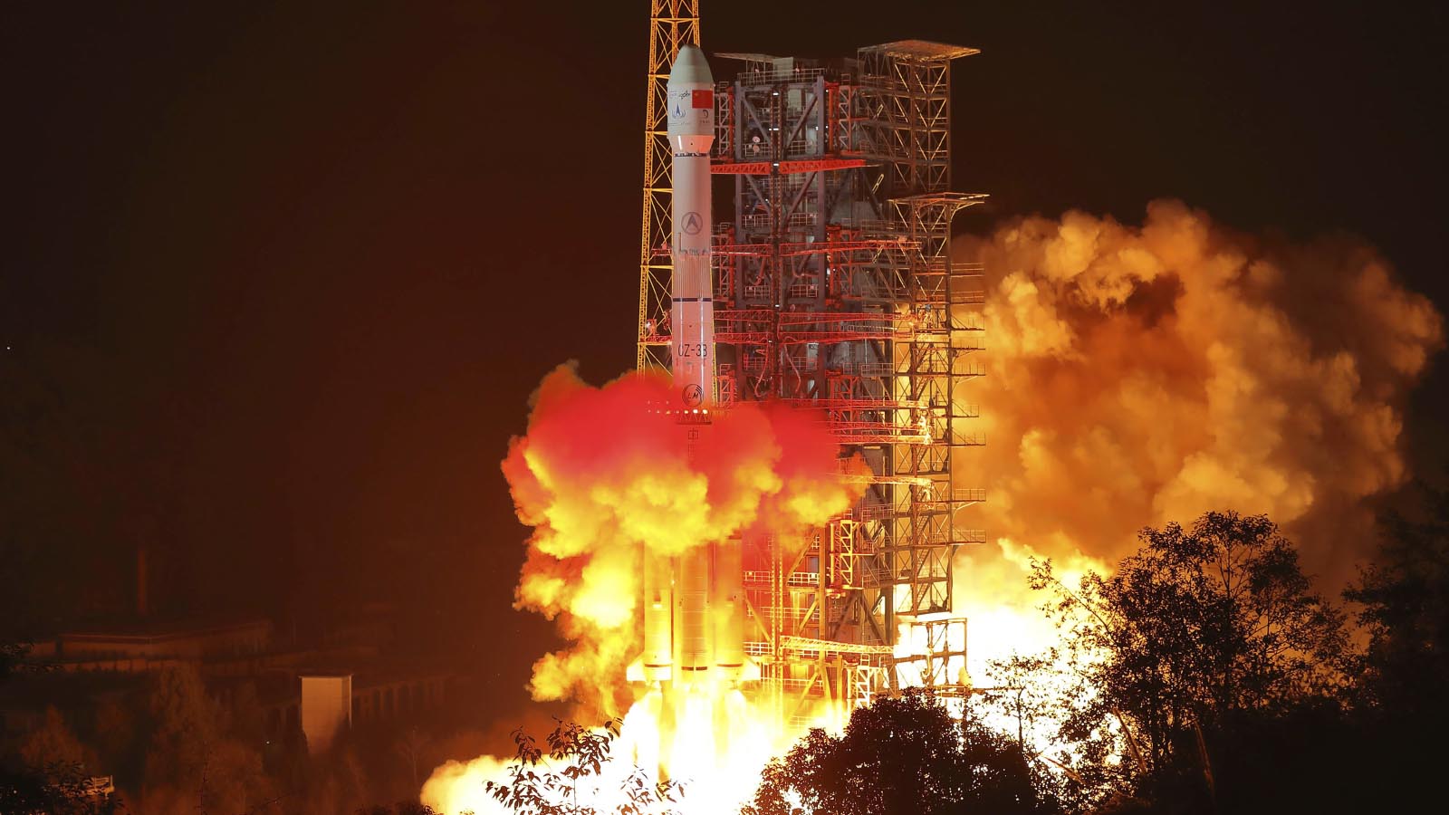 שיגור רכב החלל הסיני לצד האפל של הירח (Jiang Hongjing/Xinhua via AP)