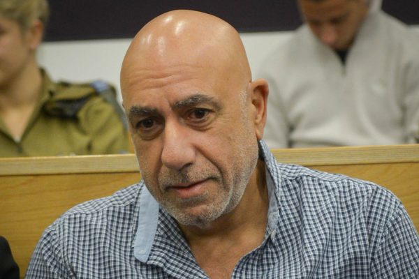 ניצב בדימוס ניסו שחם בבית המשפט המחוזי בתל אביב בהקראת גזר הדין במשפטו. 10 בדצמבר 2018 (צילום: פלאש90)