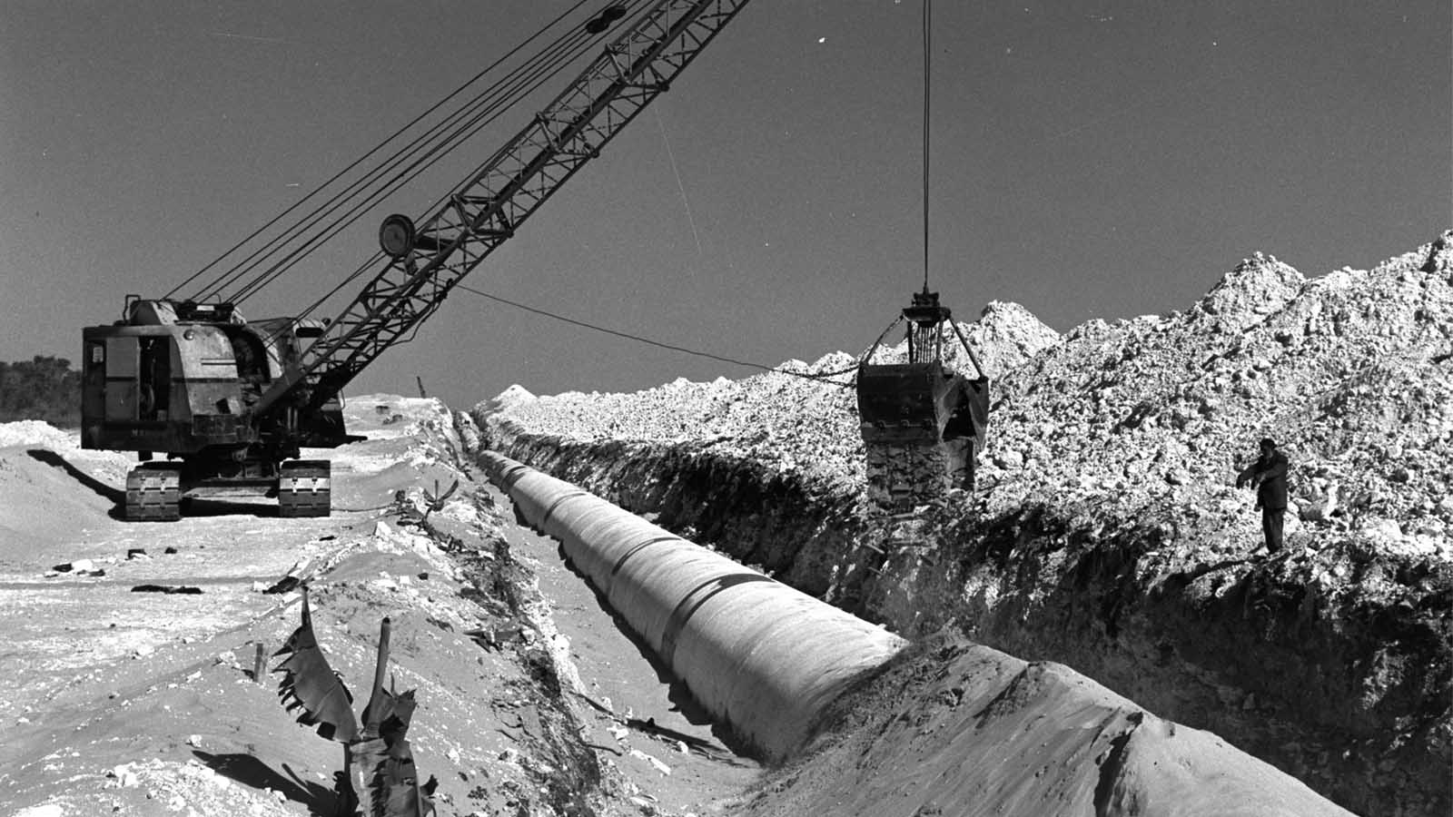 12,000 km of water pipelines, known as the National Water Carrier, were built in order to provide water to all corners of the country.1962. Photo by Moshe Fridman