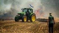 שדות עוטף עזה נשרפים בזמן טרור העפיפונים (צילום: משה פילברג)