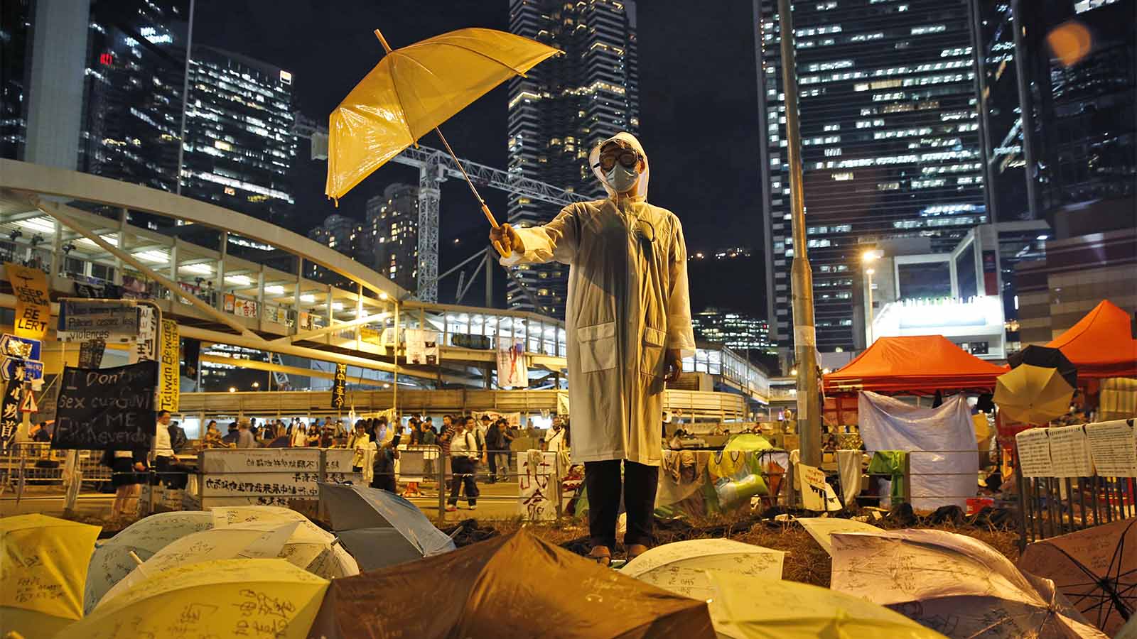 מחאת המטריות הצהובות בהונג-קונג, אוקטובר 2014 (צילום: AP Photo/Kin Cheung, File).