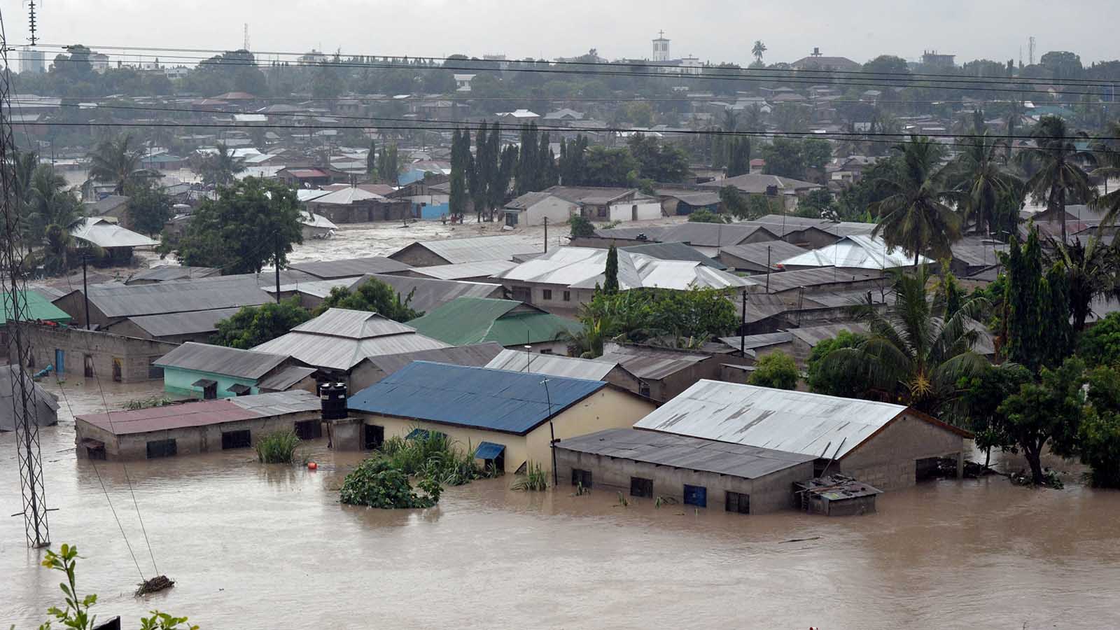 הצפה בטנזניה, דצמבר 2011 (צילום: (AP Photo/Khalfan Said).