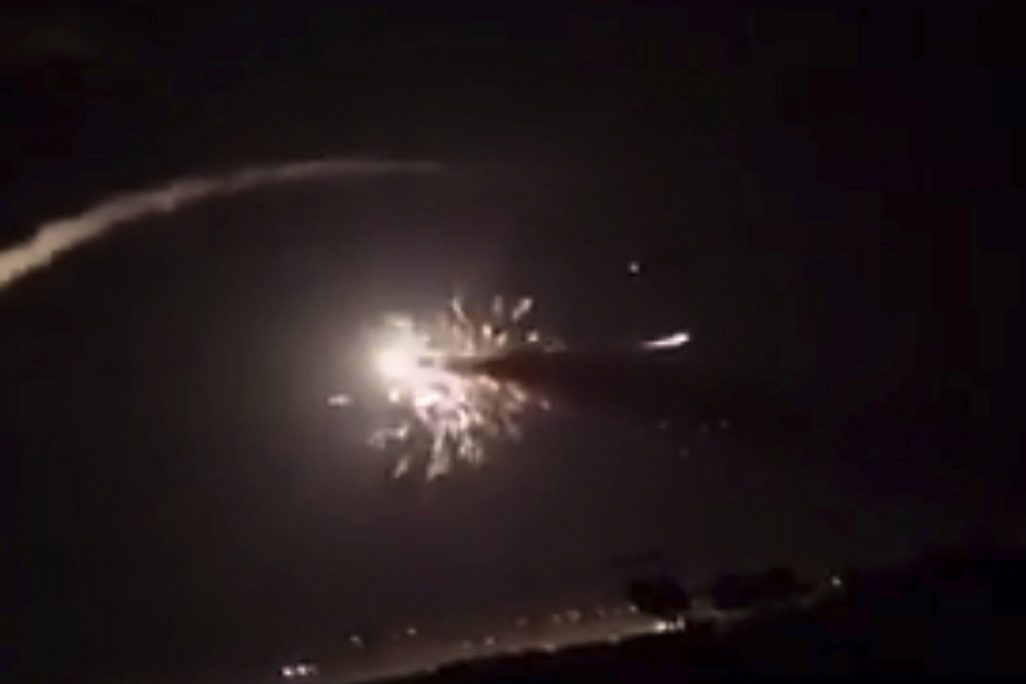 טילים מעל סוריה, תמונה מתוך סרטון שהפיצה סוכנות חדשות סורית , 25 בדצמבר 2018  (SANA via AP)