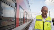 שחר איילון מנכ"ל רכבת ישראל בסיור בנסיעת המבחן של הקו הרכבת לירושלים. 16 בינואר 2018. (צילום: הדס פרוש/פלאש90)
