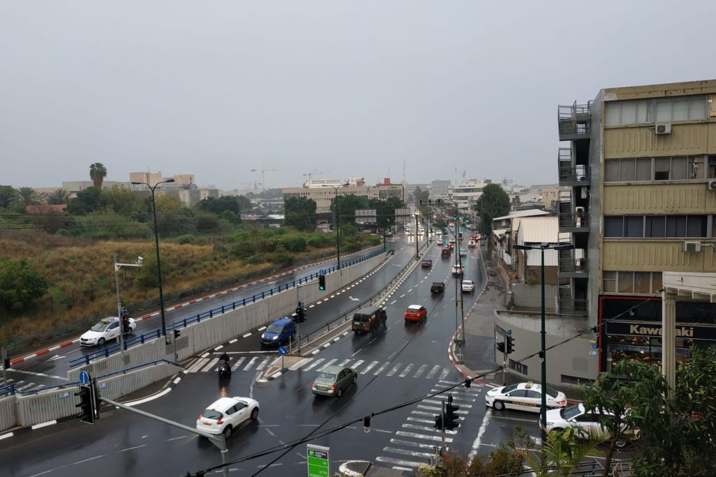 תל אביב בגשם. צילום: ספי קרופסקי תל אביב בגשם. צילום: ספי קרופסקי)
