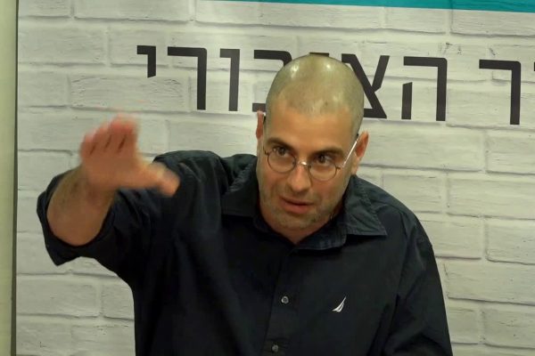 חגי רזניק (צילום מסך מתוך 'יוטיוב').