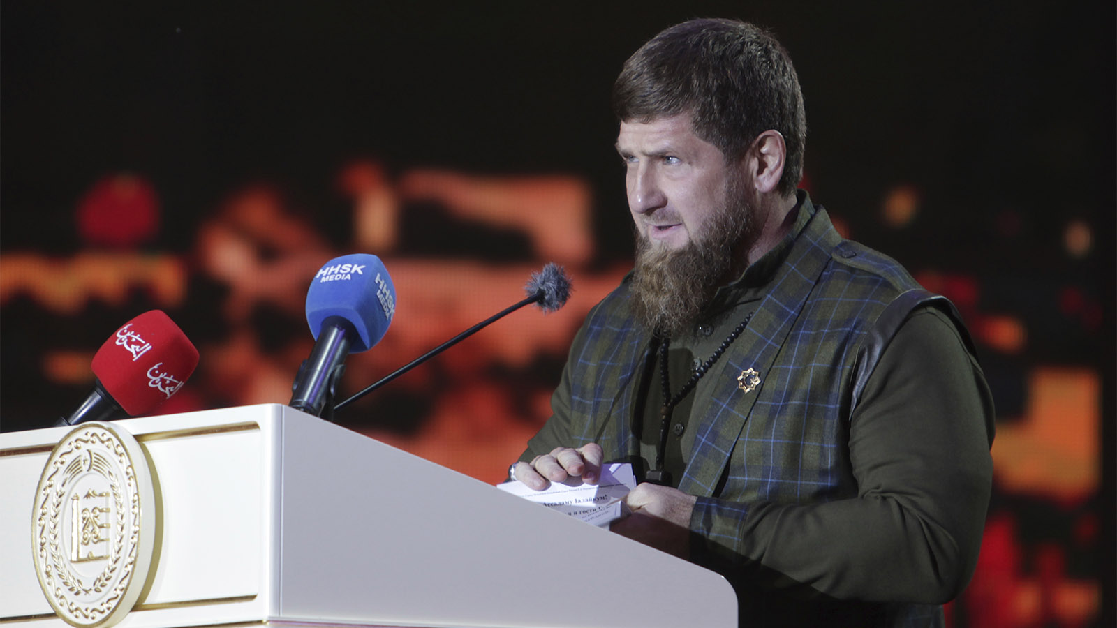 רמזן קדירוב מנהיג צ'צניה (צילום: AP Photo/ Musa Sadulaayev).