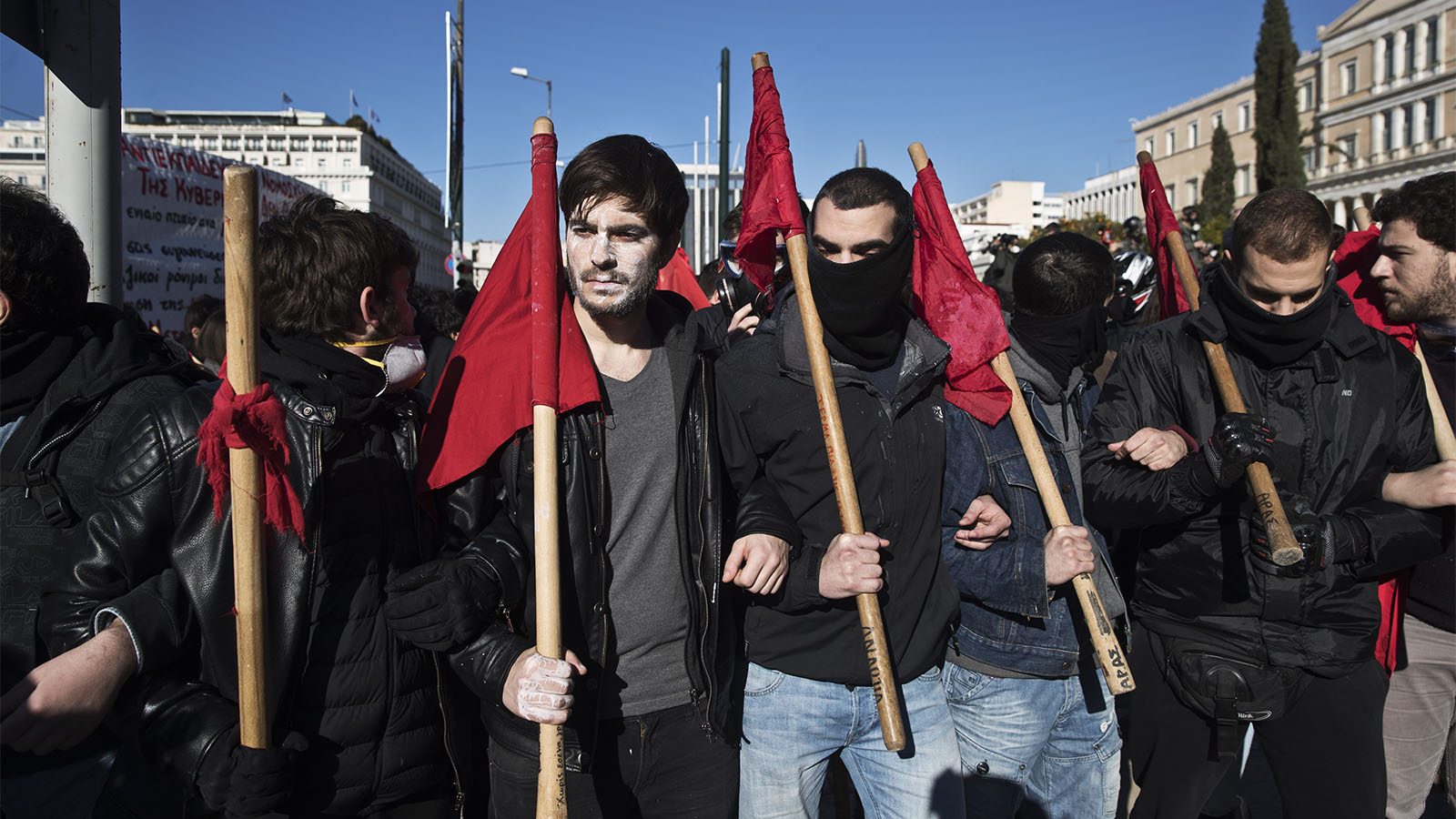 הפגנת מורים במרכז אתונה, בירת יוון במחאה על מדיניות הקבלה לעבודה בבתי ספר ציבוריים. 17 בינואר 2019 (AP Photo/Petros Giannakouris)