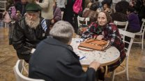 עולים ותיקים מברית המועצות באירוע ציון 25 שנה לעליה הגדולה לישראל (צילום ארכיון: הדס פרוש/פלאש90)