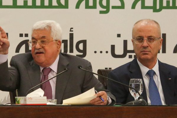 יו"ר הרשות מחמוד עבאס (צילום: פלאש90)