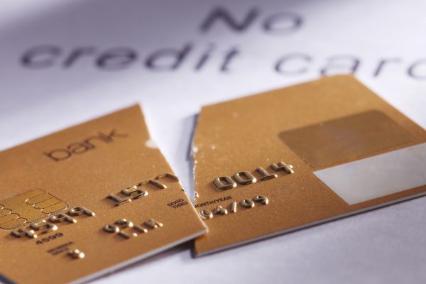 כרטיס אשראי שבור (צילום: shutterstock)