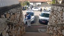 זירת רצח בטיפול אנשי המשטרה (צילום ארכיון: דוברות המשטרה)