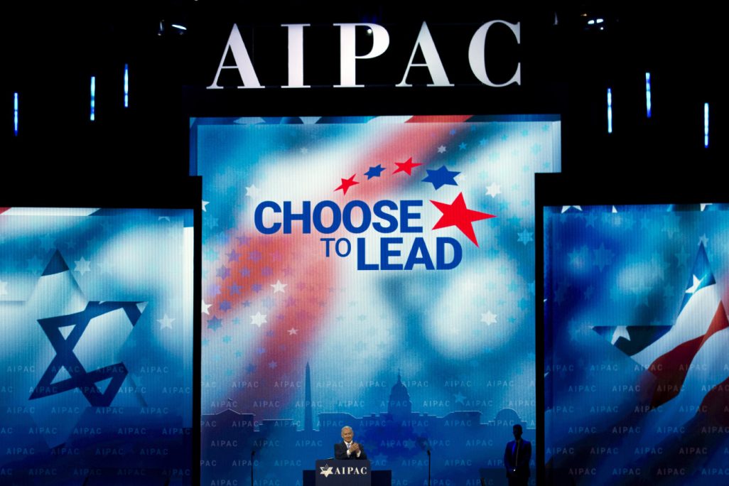 ראש הממשלה נתניהו נואם בכנס השדולה היהודית AIPAC בארה"ב. 6 במרץ 2018 (AP Photo/Jose Luis Magana)