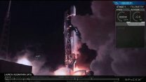 רגעי השיגור של הטיל "פלקון 9" של חברת spaceX הנושא את גשושית החלל הישראלית "בראשית" (צילום: אתר SpaceX).