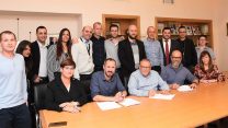 חתימה על הסכם קיבוצי בחברת 'פרטנר'. ארכיון (תמונה באדיבות דוברות ההסתדרות)