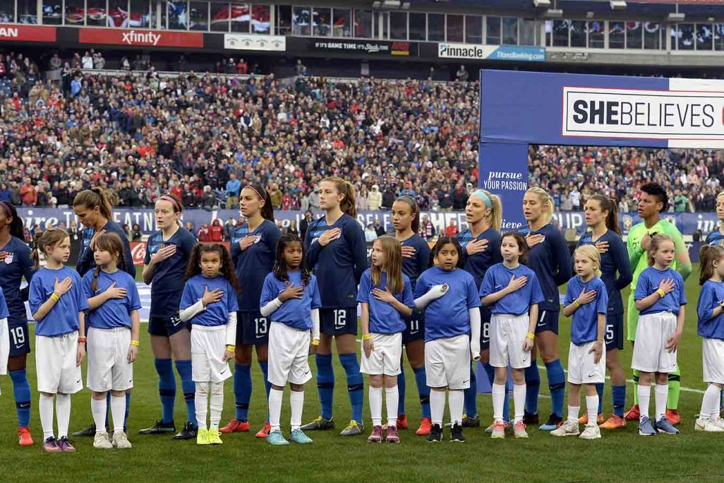 נבחרת הנשים בכדורגל של ארה״ב במשחק בטנסי (צילום: (AP Photo/Mark Zaleski).