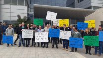 עובדי אסם חסמו הבוקר את שערי המרכז הלוגיסטי בשוהם (צילום: דוברות ההסתדרות)