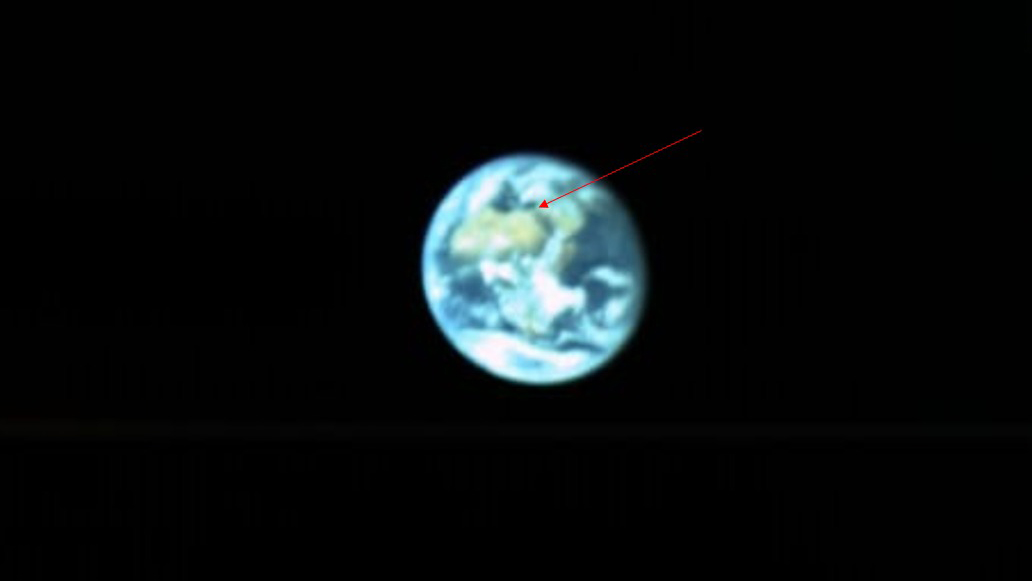 תמונה שצילמה החללית 'בראשית' ממסעה אל הירח (קרדיט: SPAICEIL והתעשייה האווירית)