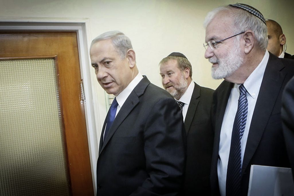 ראש הממשלה בנימין נתניהו והיועץ המשפטי לממשלה אביחי מנדלבליט (צילום: (צילום: מרים אלטשר/פלאש90).
