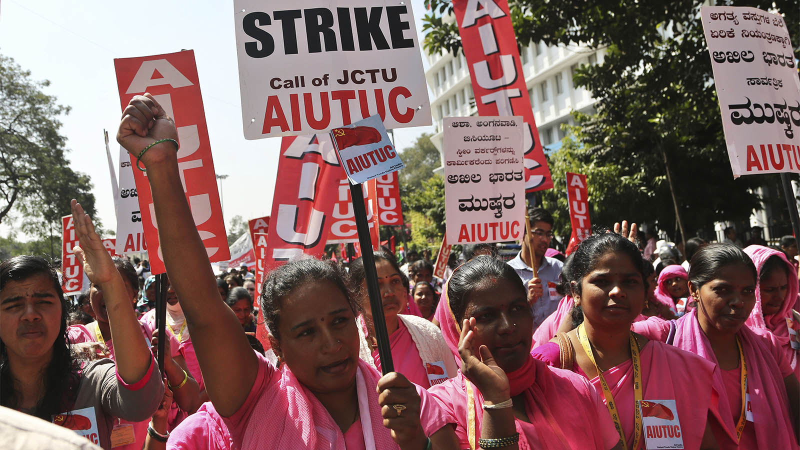 חברות איגוד מקצועי בהודו מפגינות בהפגנה במהלך שביתה כללית במדינה, 8 בינואר 2019 (Aijaz Rahi/ AP Photo)