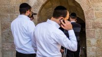 גברים חרדים (צילום: קורינה קרן/פלאש90)