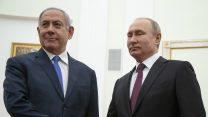 ראש ממלשת ישראל בנימין נתניהו ונשיא רוסיה ולדמיר פוטין במפגש בקרמלין. 4 באפריל 2019. (AP Photo/Alexander Zemlianichenko, Pool)