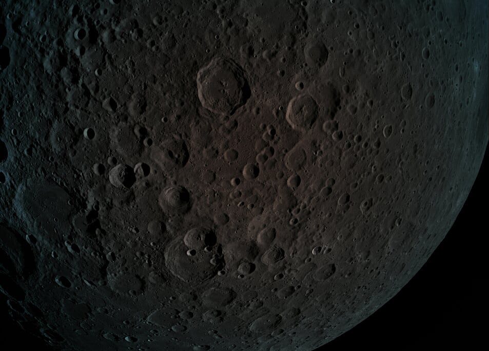 תמונות של הירח שצילמה החללית בראשית (קרדיט: יח"צ)