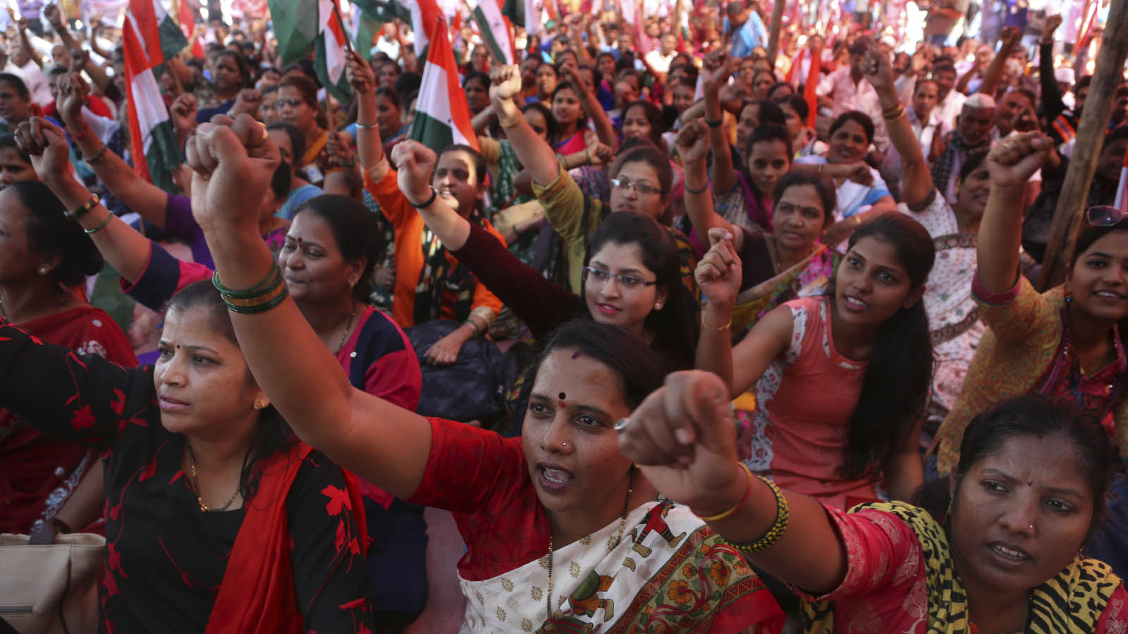 חברות איגוד מקצועי בהודו מפגינות בהפגנה במהלך שביתה כללית במדינה, 8 בינואר 2019 (AP Photo/Rafiq Maqbool)
