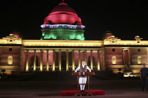 ראש ממשלת הודו הנבחר, נרנדרה מודי, בנאום בחירתו.  (AP Photo/Manish Swarup)