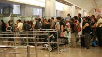ביקורת דרכונים בנתב"ג. ארכיון (צילום: יוסי זמיר/פלאש90)