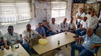 אספת עובדי דן פ"ת בעקבות אירוע תקיפת נהג בחברה. מימין: הנהגת פאני, שבעברה הותקפה ע"י נוסע. 3 ביוני 2019 (צילום: אסף צבי)