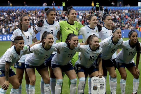 נבחרת ארגנטינה במונדיאל כדורגל נשים. 2019 (AP Photo/Alessandra Tarantino)
