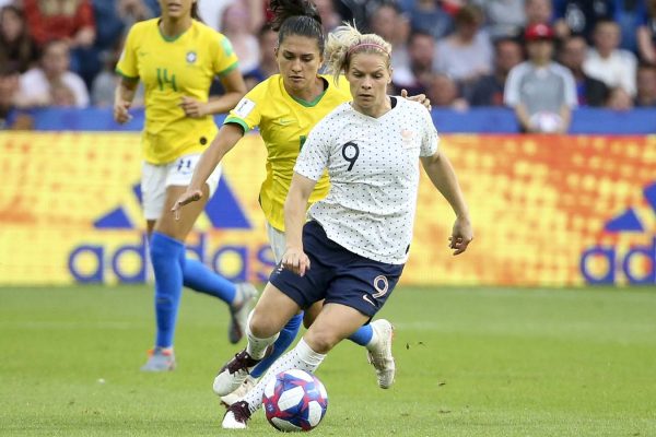 אז'ני לה סומר במדי נבחרת צרפת מול ברזיל, שמינית גמר מונדיאל  2019 (Photo by Jean Catuffe/Getty Images)