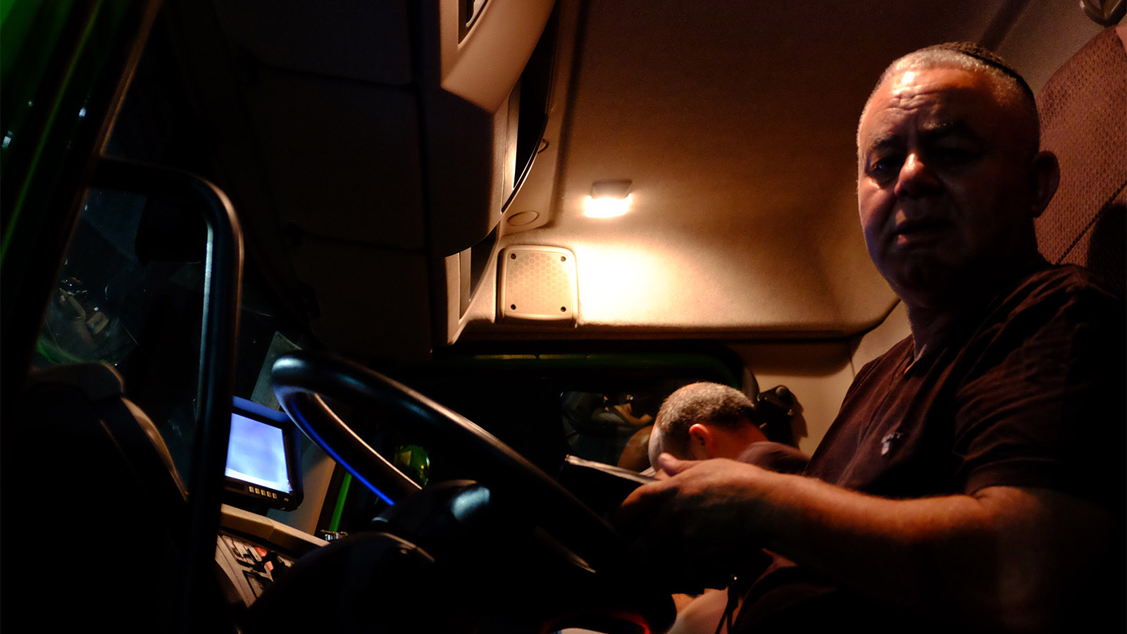 אמנון סומבול, נהג משאית פינוי אשפה (צילום: דוד טברסקי)