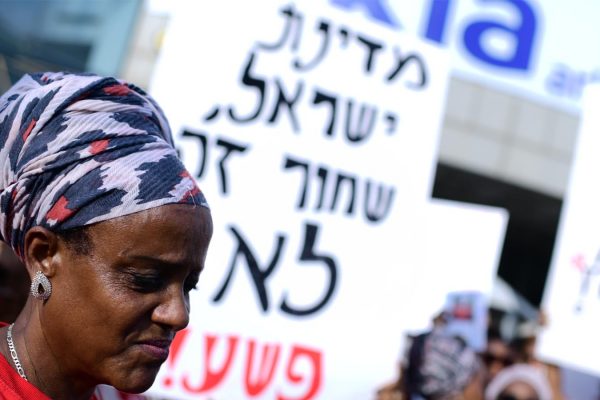 הפגנת האמהות האתיופיות במחאה על אלימות משטרתית נגד יוצאי העדה האתיופית. 8 ביולי 2019 (צילום: תומר ניוברג/פלאש90)