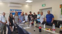 גמלאי המשטרה עם נציגי ההסתדרות (תמונה באדיבות ההסתדרות במרחב אשדוד)