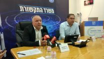 שר התקשורת דודי אמסלם והמנכ"ל נתי כהן (צילום: ארז רביב)