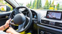 מערכת ניווט GPS מובנית ברכב (צילום: shutterstock).