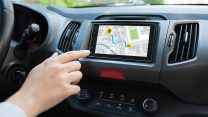 מערכת ניווט GPS מובנית ברכב (צילום: shutterstock)