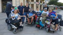 הפגנת הנכים הופכים לפנתרים (צילום: הנכים הופכים לפנתרים)
