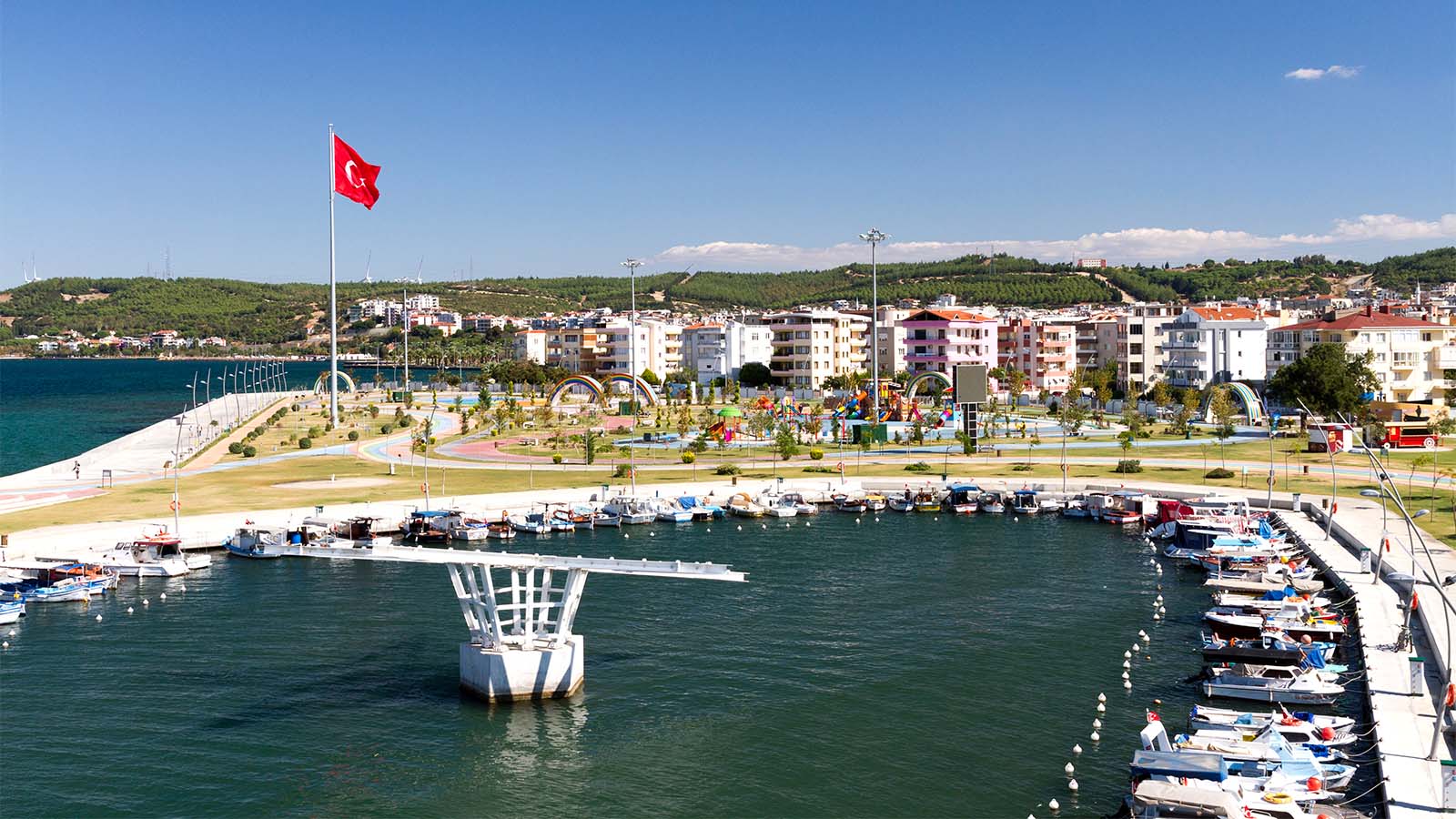 העיירה אליאאה בטורקיה. (צילום: Shutterstock)