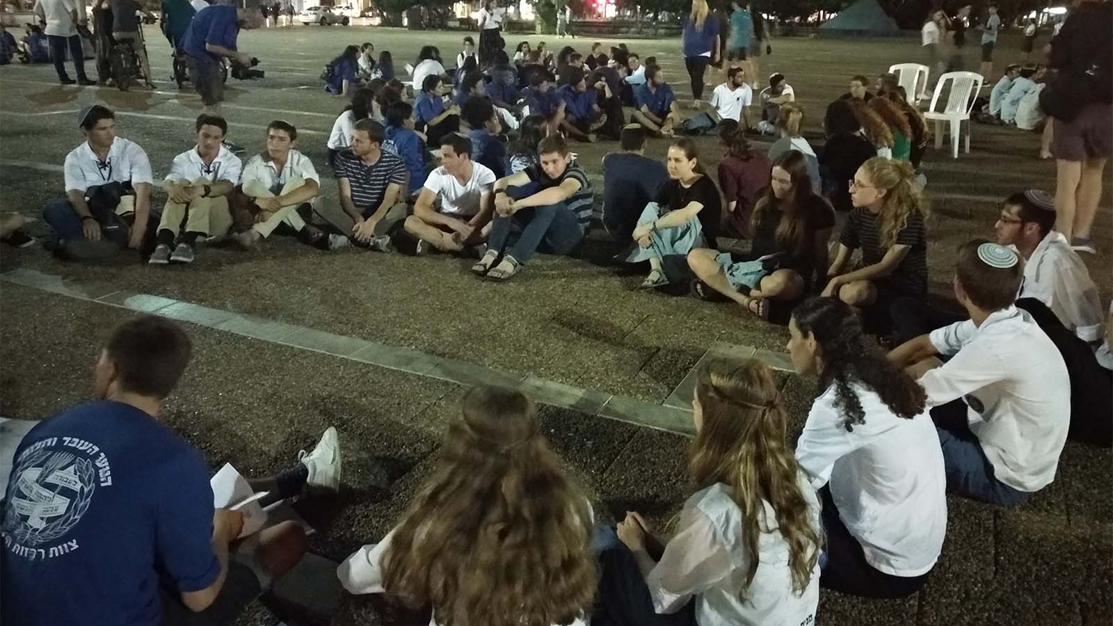 Open discussion circles at the 9th of Av Tent run by NOAL youth movement and Bnei Akiva, August 10, 2019 (Credit: Nizzan Zvi Cohen)