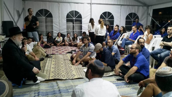 Rabbi Yisrael Lau at the 9th of Av Tent run by NOAL youth movement and Bnei Akiva, August 10, 2019 (Credit: Tom Vizel)