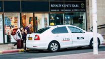 מונית (צילום אילוסטרציה: Jose HERNANDEZ Camera 51 / Shutterstock.com)