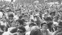 הקהל בפסטיבל וודסטוק, 15 באוגוסט 1969 (AP Photo)
